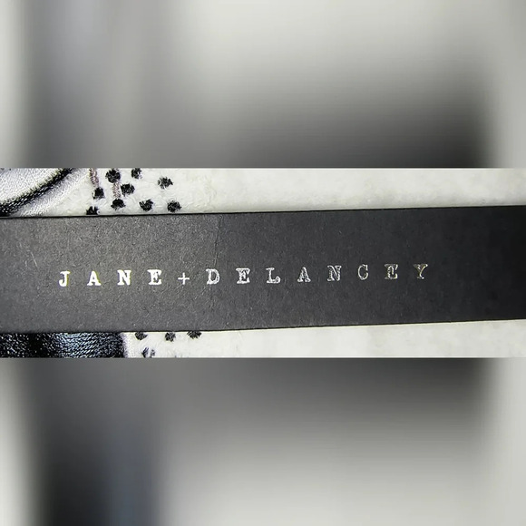 Jane+Delancey Santa Seal Christmas Festive Holiday Super Soft Sweatshirt S NWT - Picture 10 of 11